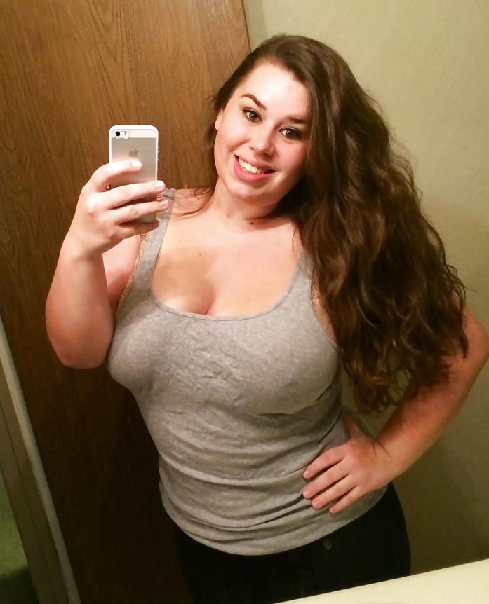 16P American Girl With Big Breasts