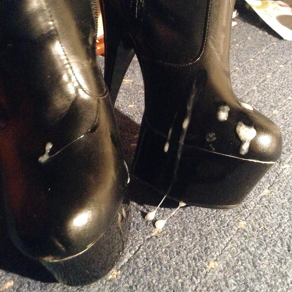 10P Cum on platform boots