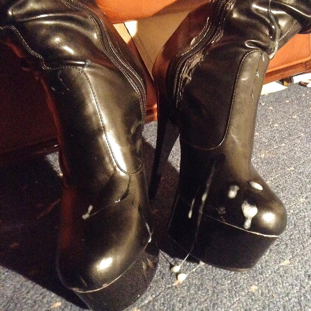 10P Cum on platform boots