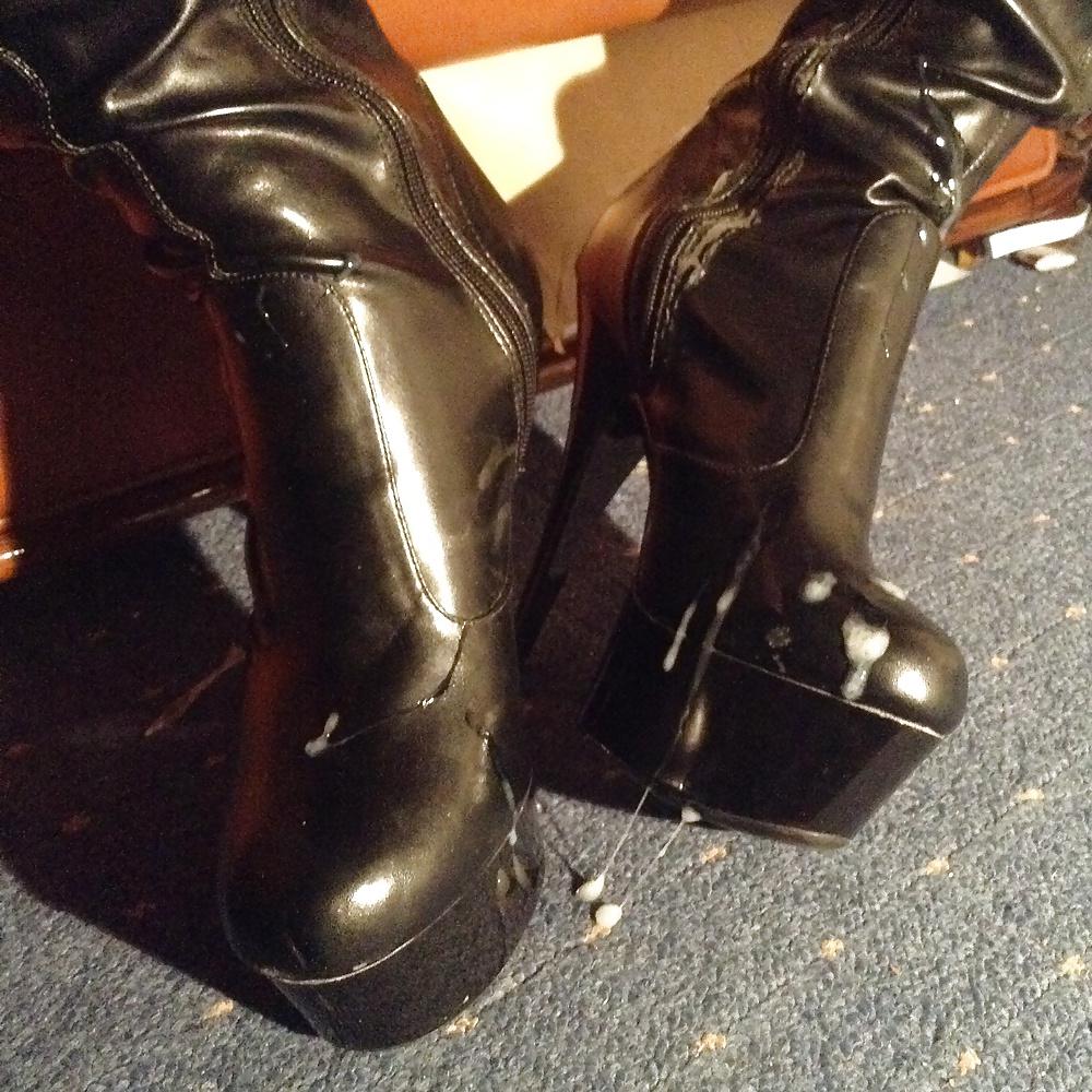 10P Cum on platform boots