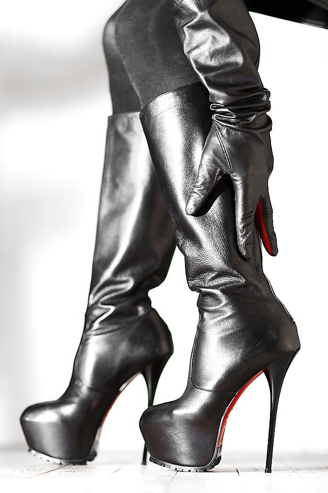 12P Leather Boots & Gloves