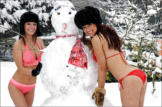 25P Hot Babes Who Turn Up the Heat During Winter 
