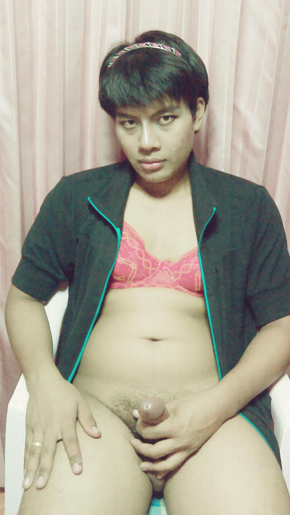 15P Sporting girl