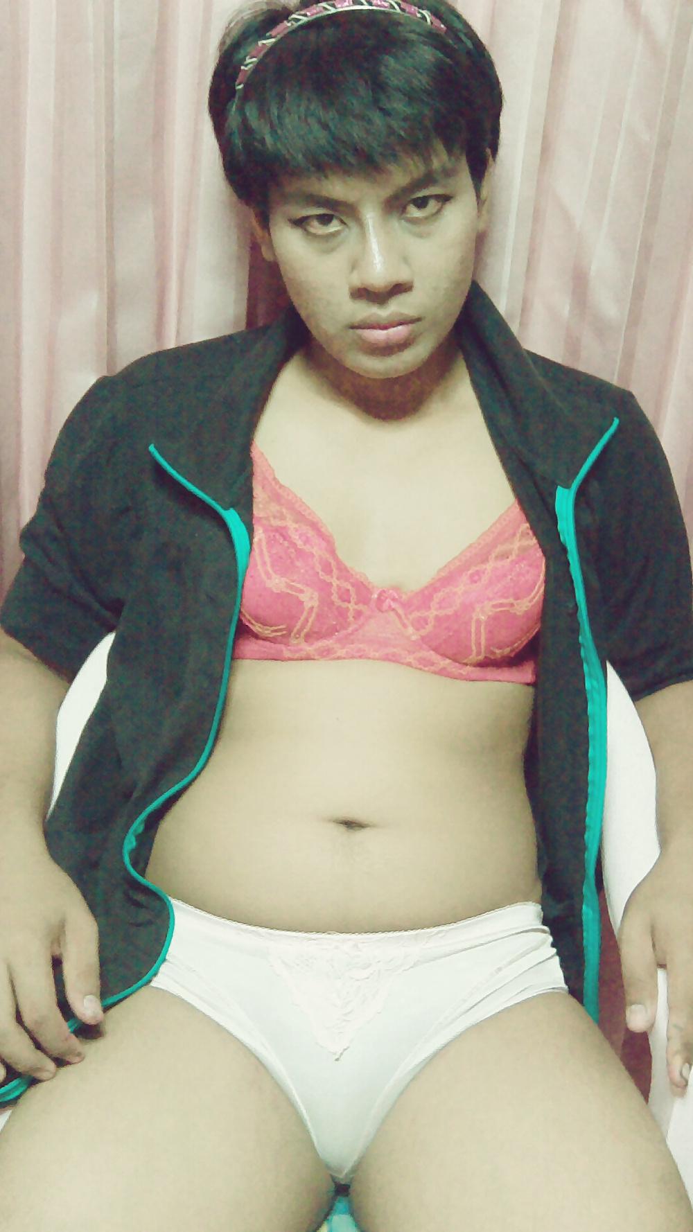 15P Sporting girl