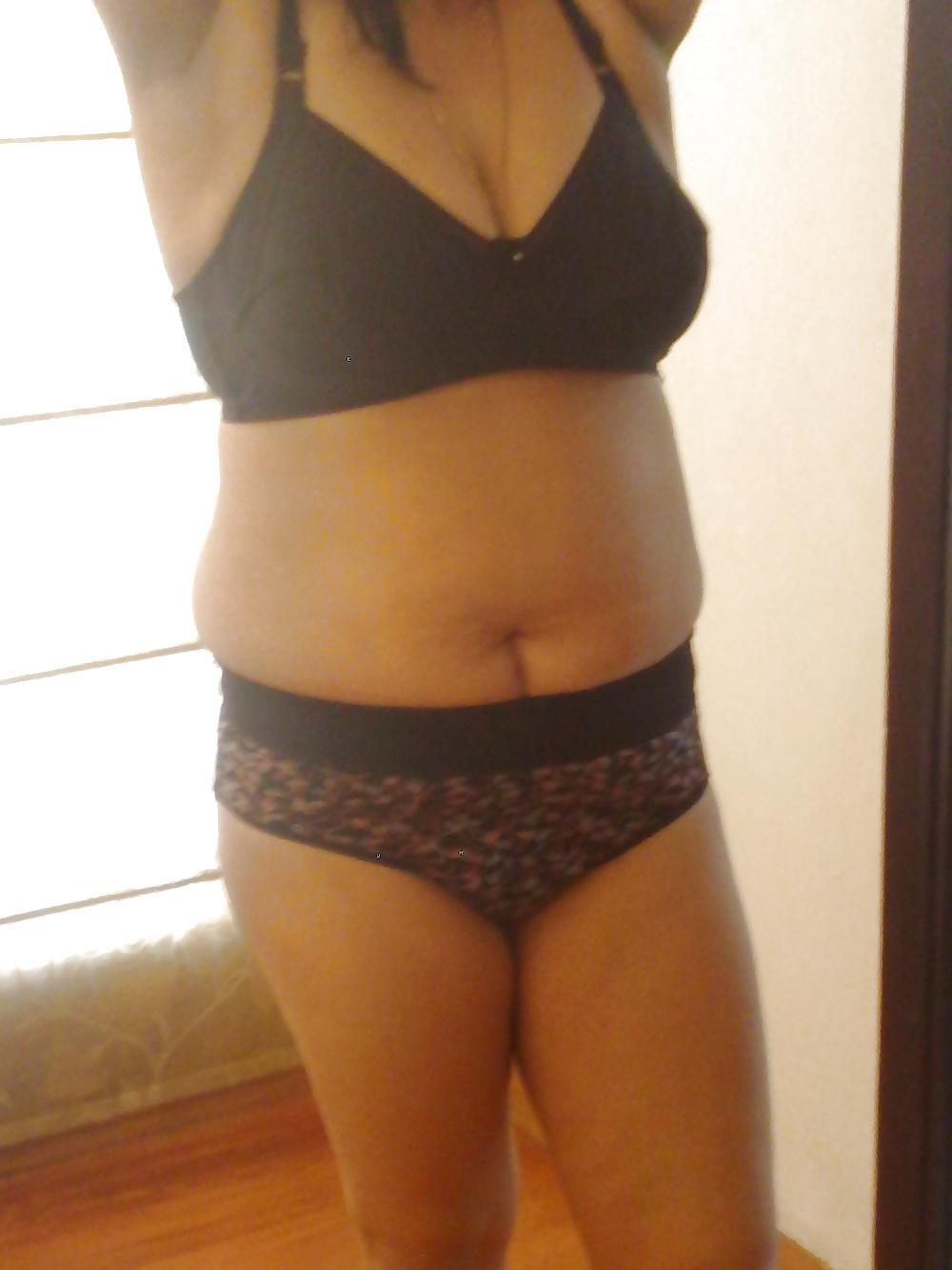 21P Indian house wife mix
