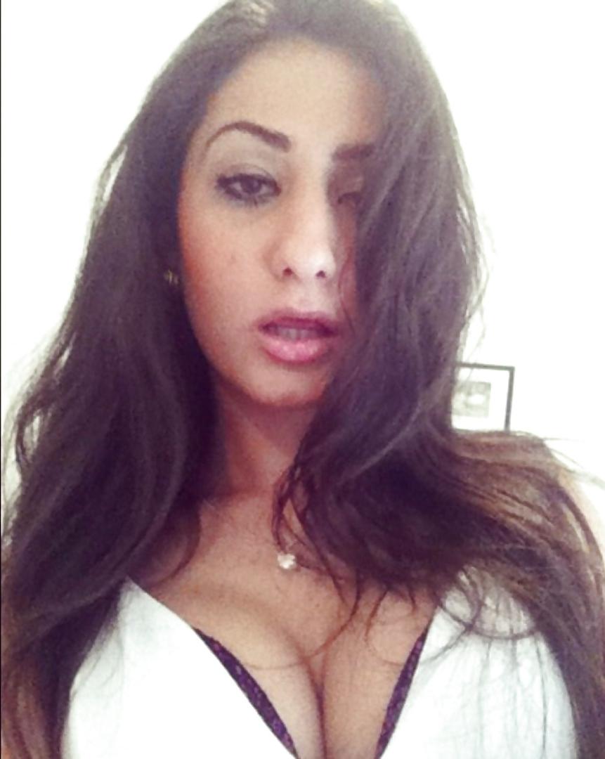 25P Petite beurette iranienne tres sexy 2