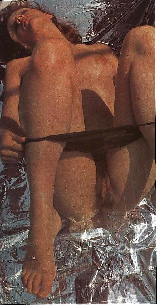 25P Caught with their pants down - vintage