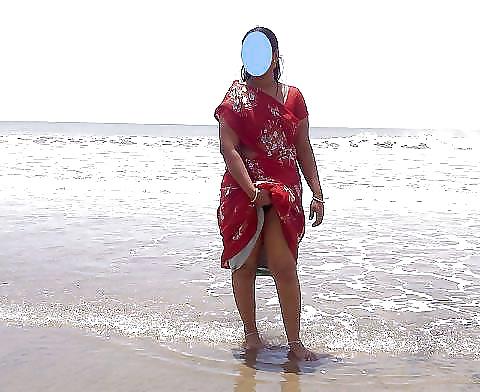 21P Indian Hot Aunties