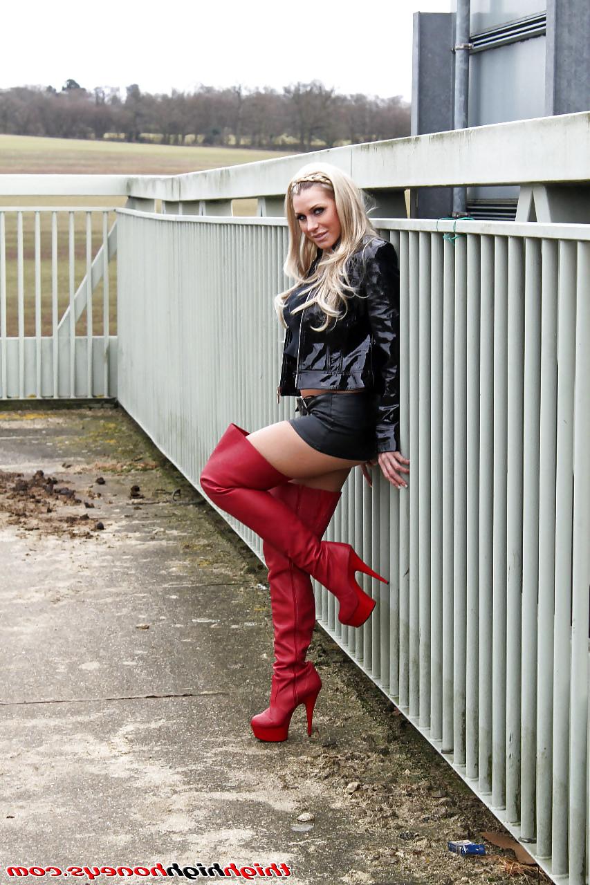 23P Thigh high boots 