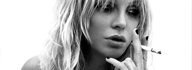 18P Courtney love Smoking