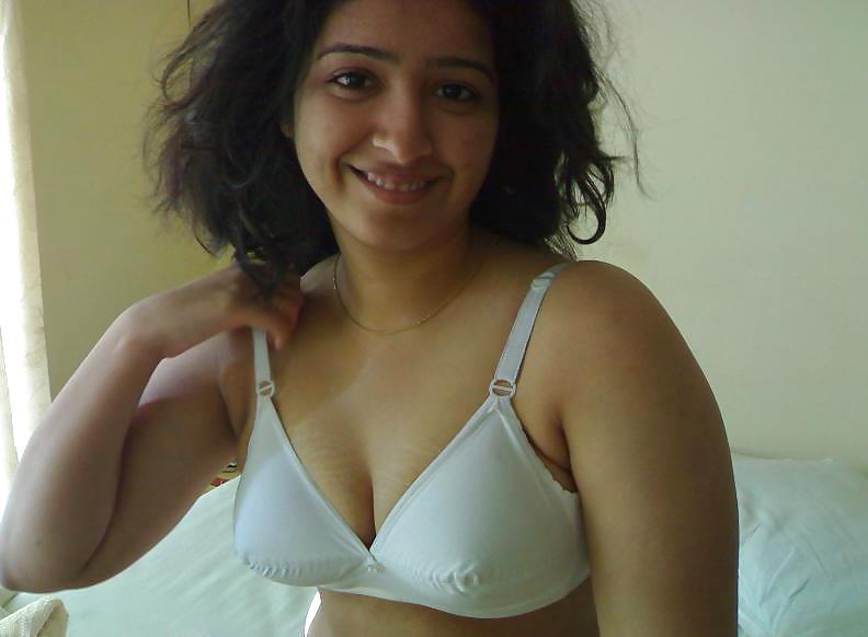 8P Cute indian girl showing nipples