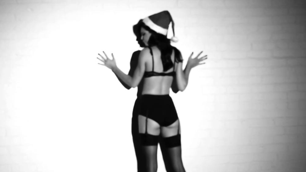 25P Kendall Jenner - Christmas Photoshoot 2014