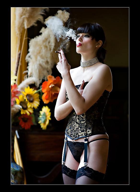 5P Ce que j'aime  What I like : Smoking Lady