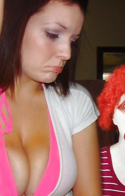 25P Smoking Hot Brunette Camgirl (Busty winter) Photo Gallery