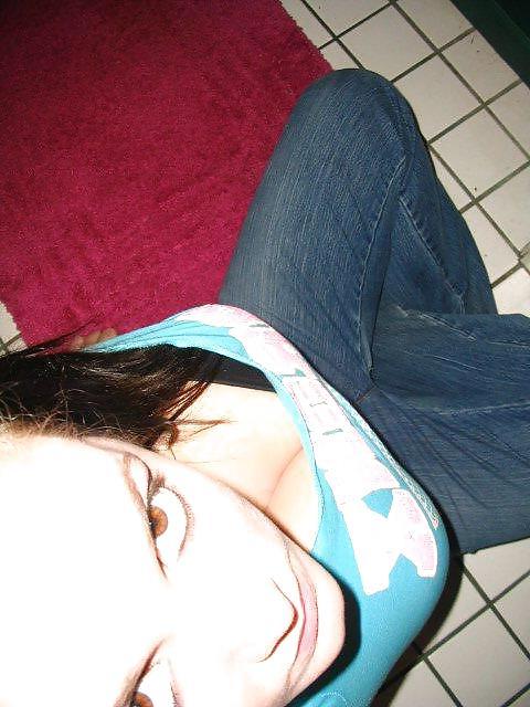 25P Smoking Hot Brunette Camgirl (Busty winter) Photo Gallery