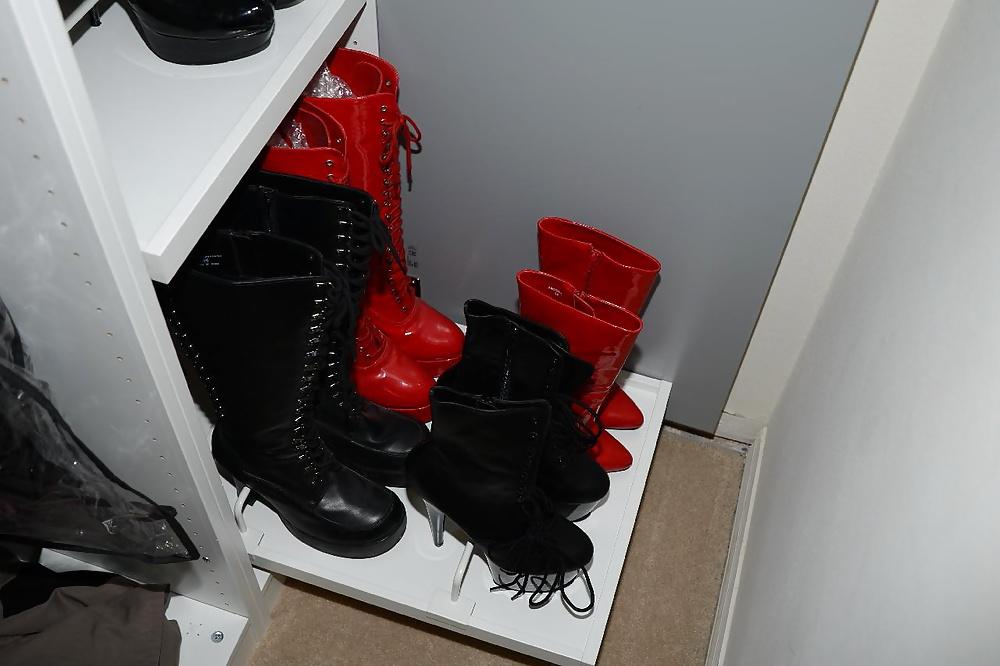 14P Toys, shoes, toys, boots, toys