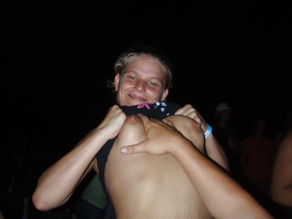 25P Teens caught flashing