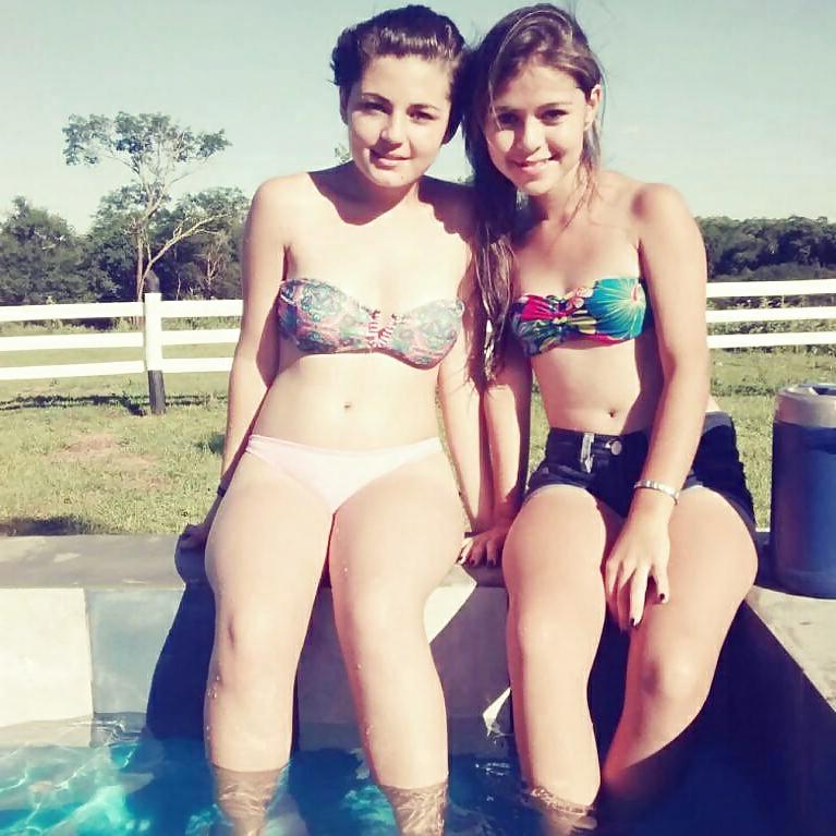 10P Hot lesbian babes