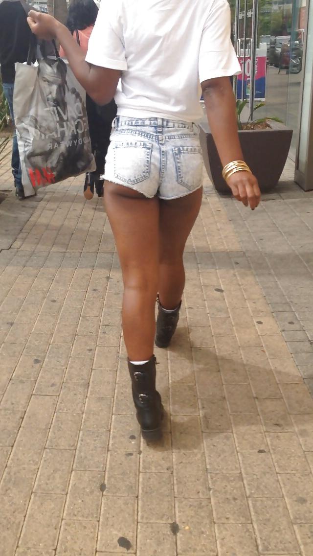 15P My candids of young jailbaits and MILFS (2)