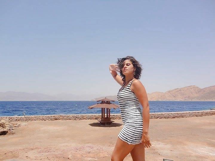 24P Egyptian artist - Mona Hala