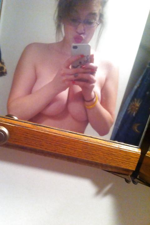 25P Larissa Lewis hot slut with huge tits