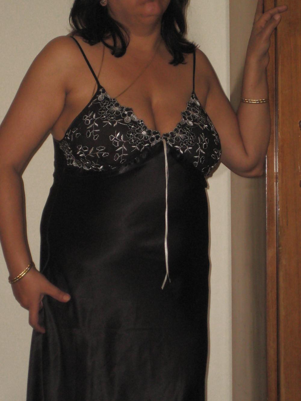 15P Indian house wife 9
