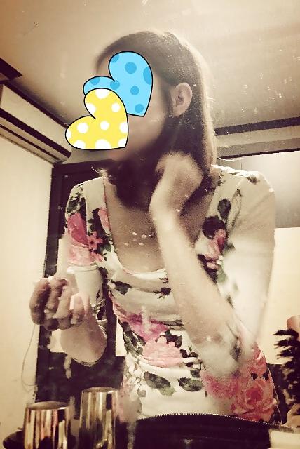 25P Korean Slut Wife Catherine Pose For Her Husband