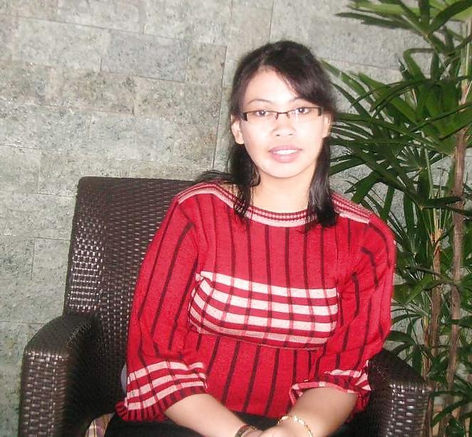 12P Married Malaysian Slut