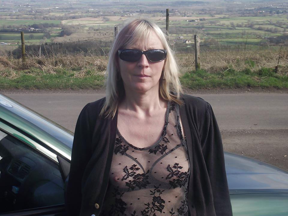 25P Sexy mature milf lady 