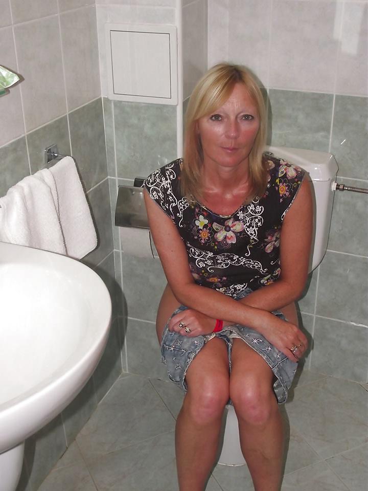 25P Sexy mature milf lady 