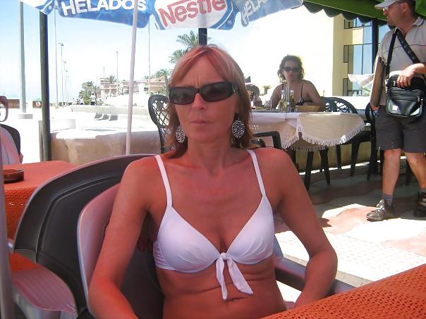 25P Sexy mature milf lady 