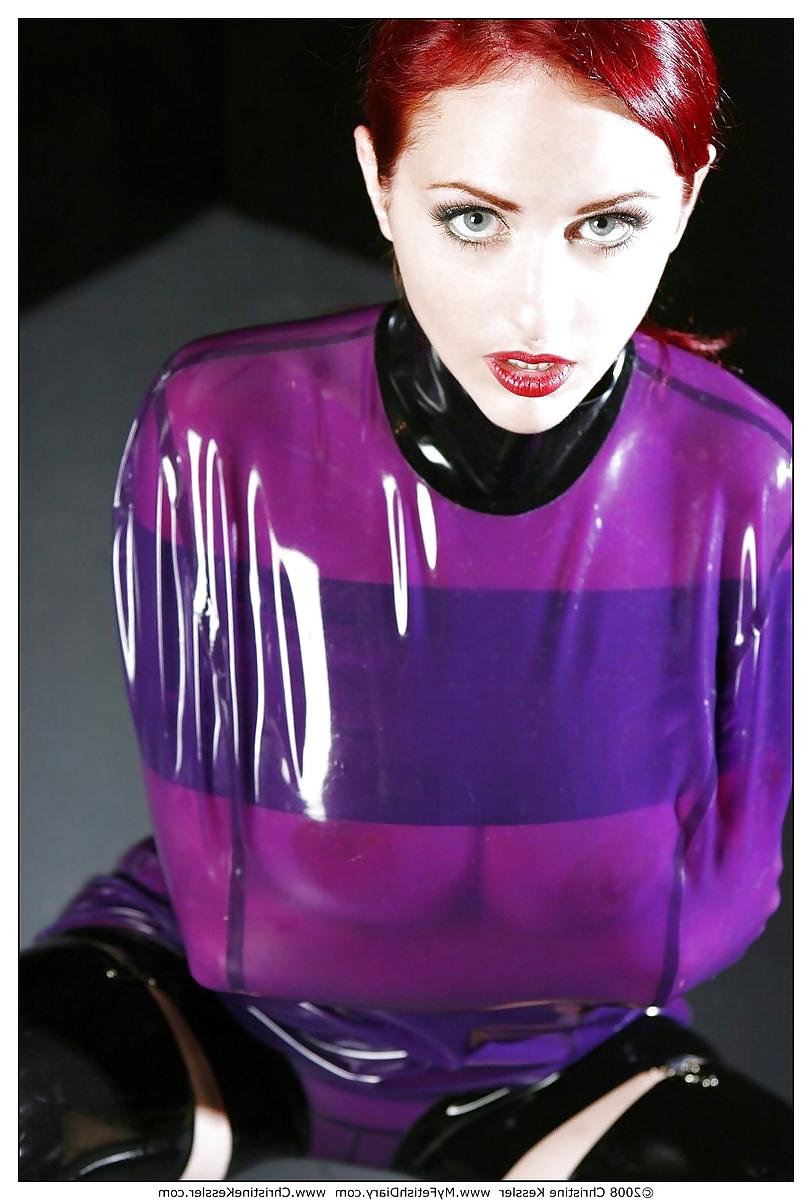 25P Lesbian Latex Bondage