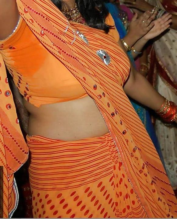 19P Hot Indian Ladies Sweaty armpits underarms for comments 