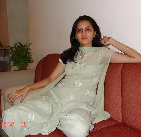 19P Hot Indian Ladies Sweaty armpits underarms for comments 