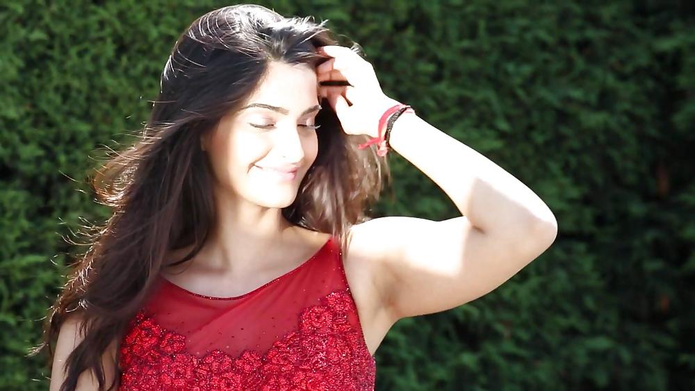 19P Hot Indian Ladies Sweaty armpits underarms for comments 