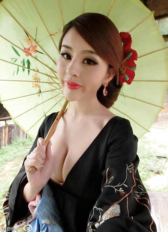 25P Chinese girl big boobs