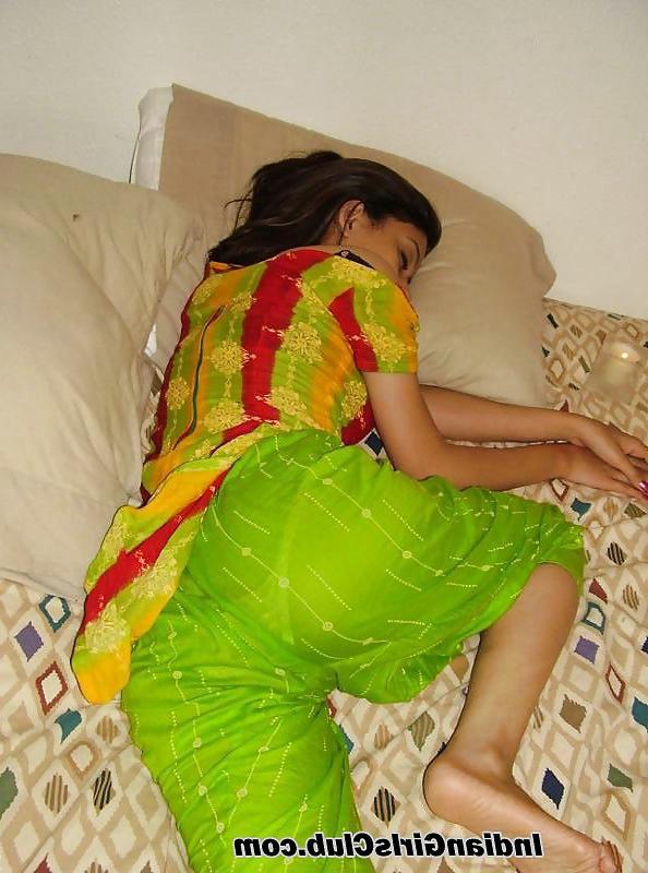 25P Indian Hot Aunties 4