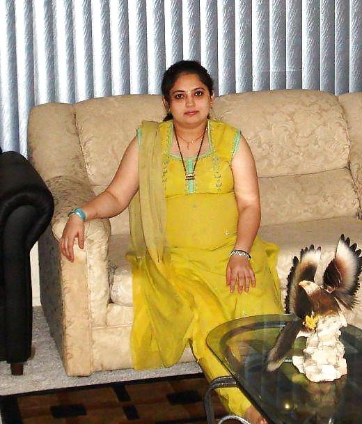 25P Indian Hot Aunties 4