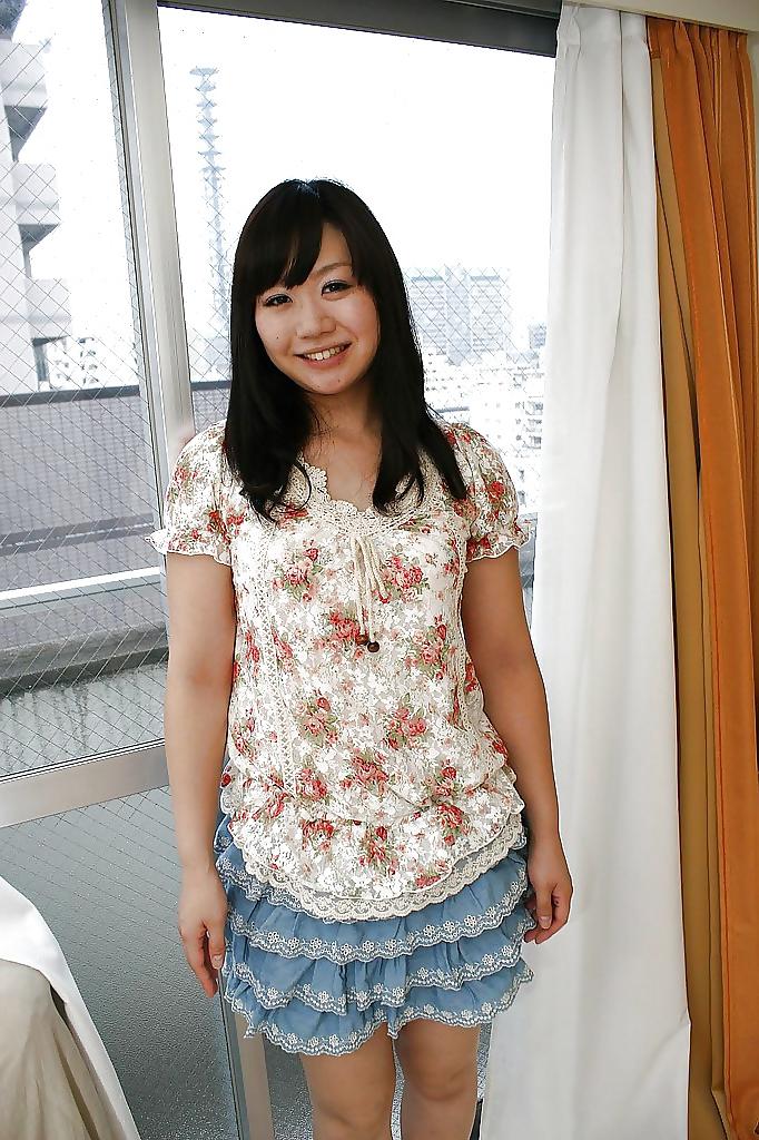 15P Waka Moritani undressing and exposing her pussy in close up
