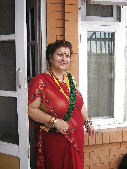 25P Sexy mom with huge boobs