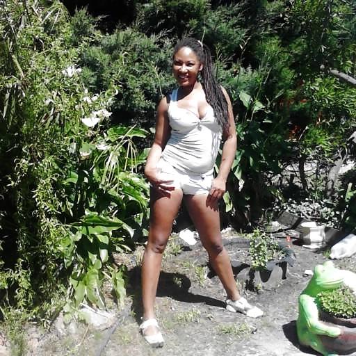 25P Latina negrita caliente de fb