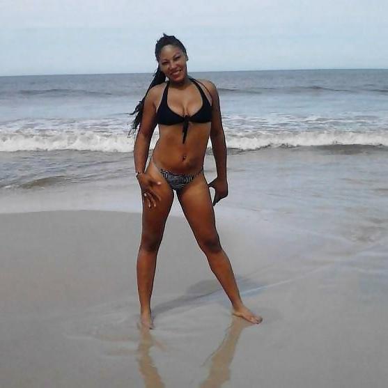 25P Latina negrita caliente de fb