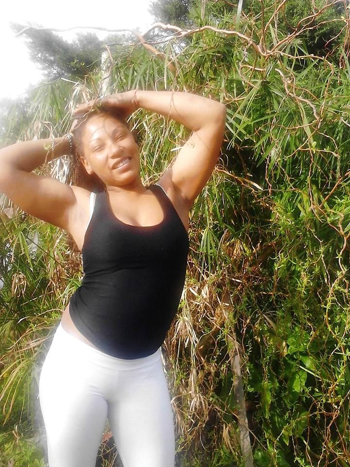 25P Latina negrita caliente de fb