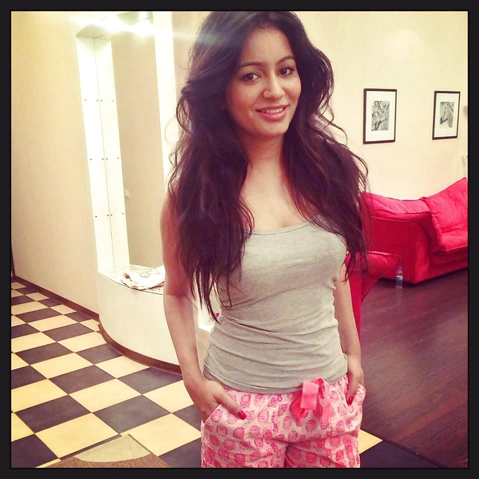 25P DESI BABES 1