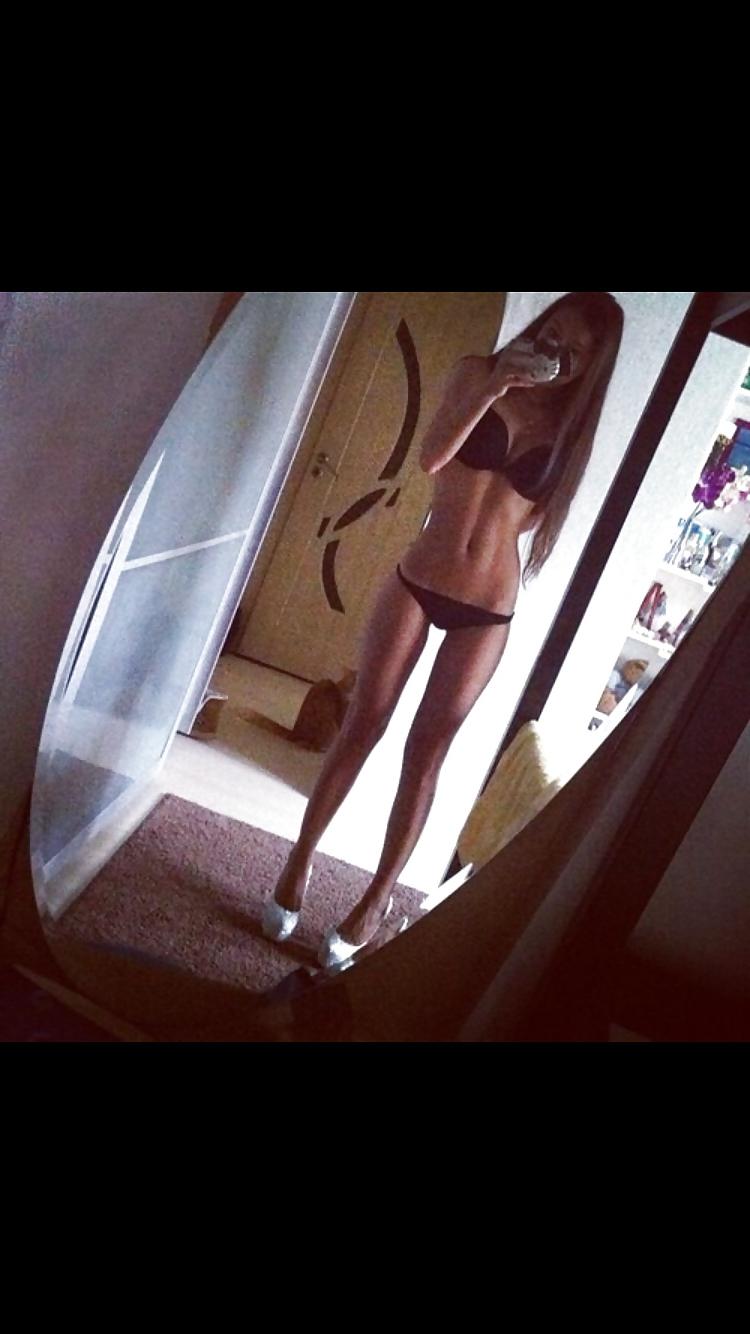 25P Hot Babes in High Heels