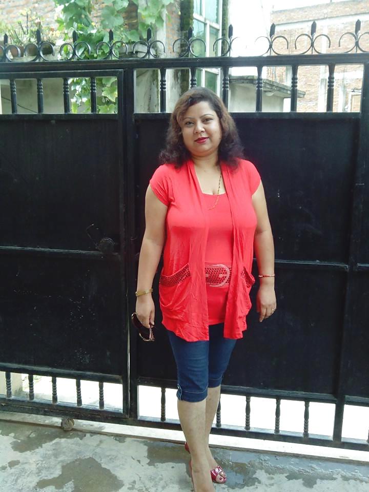 7P Sexy nepali mom ROSANI with her huge boobs
