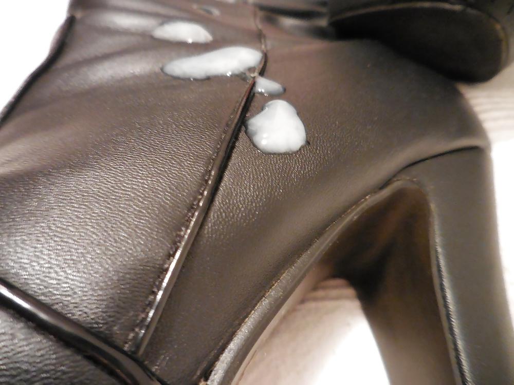 22P Cum on black boots