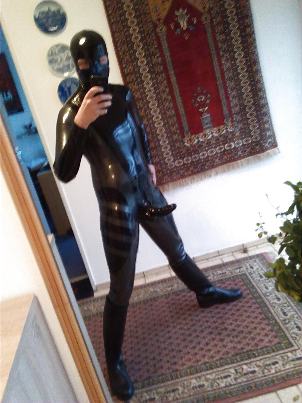 4P My new latex catsuit from latexcrazy