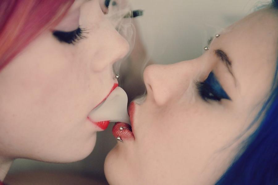 16P Smoking Babes - Better With Friends