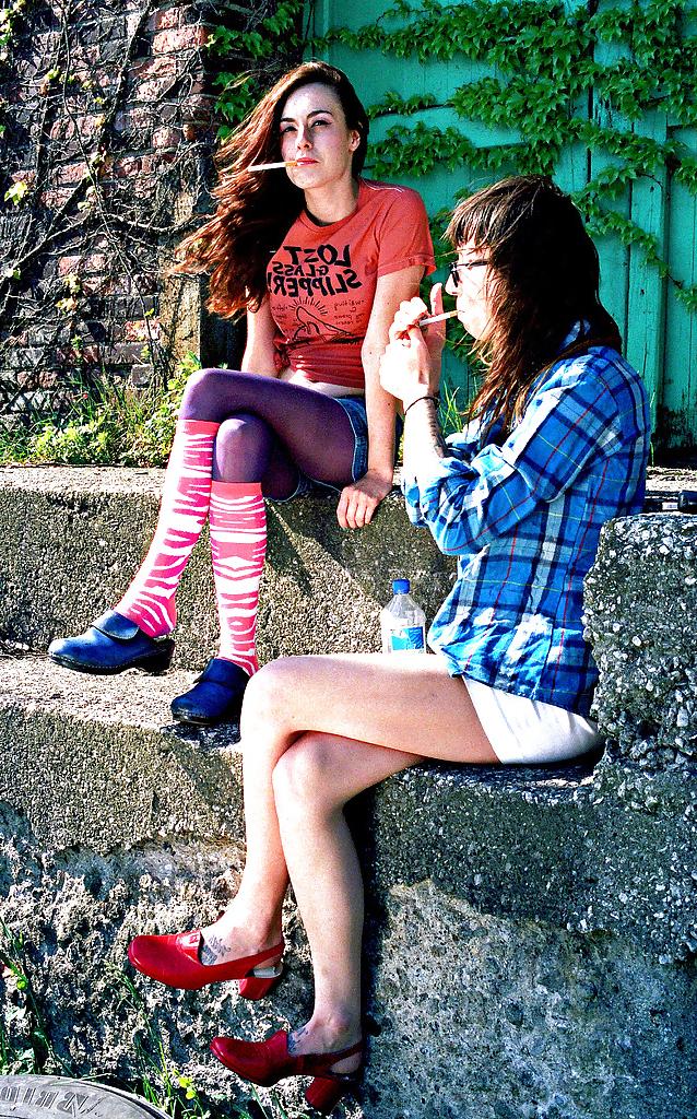 16P Smoking Babes - Better With Friends